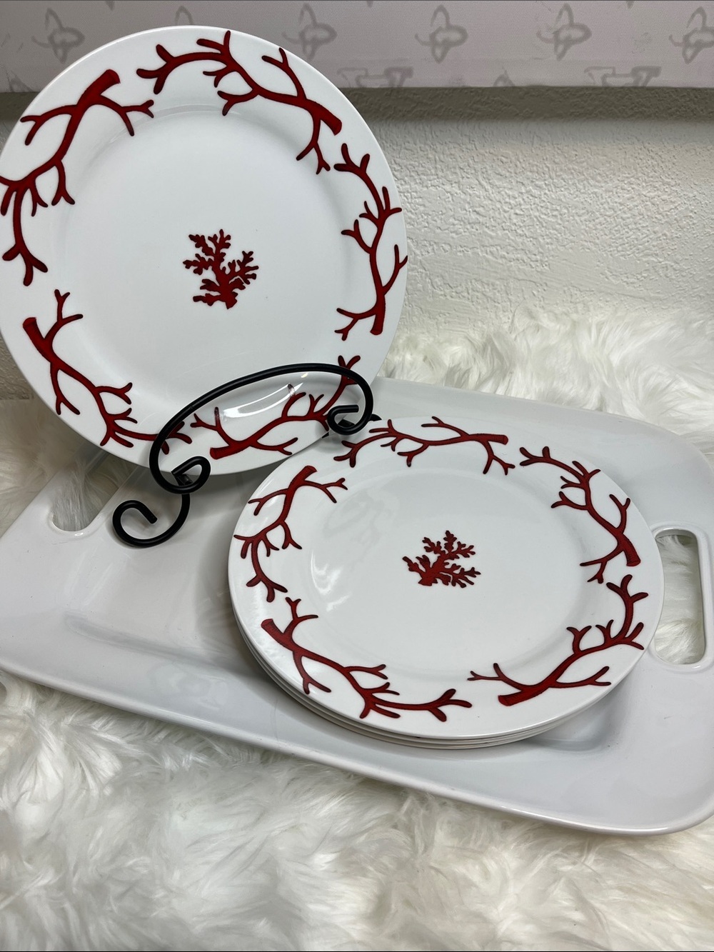 Z. Gallerie White Dinner Plate with Red Coral Motif - Home Dining